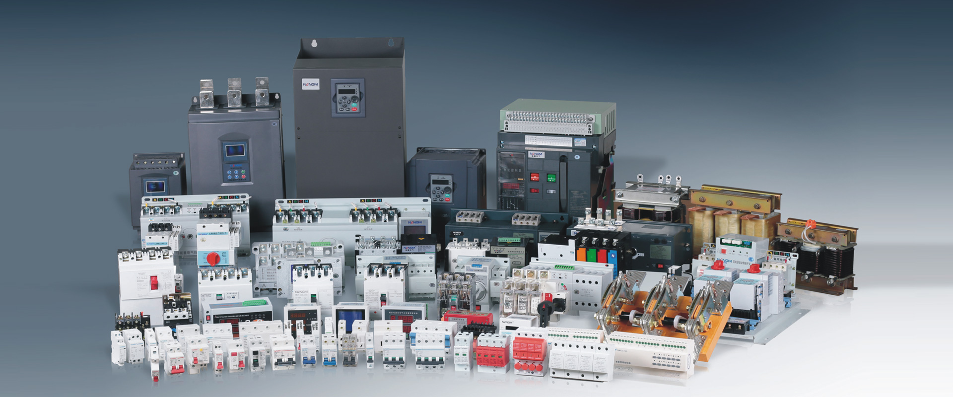 歡迎您來(lái)到專(zhuān)業(yè)的控制與保護(hù)開(kāi)關(guān)廠(chǎng)家-能曼電氣控制與保護(hù)開(kāi)關(guān)公司網(wǎng)站！公司專(zhuān)業(yè)生產(chǎn)各種控制與保護(hù)開(kāi)關(guān)等配電產(chǎn)品，歡迎大家聯(lián)系洽談合作!控制與保護(hù)開(kāi)關(guān)專(zhuān)線(xiàn):400-882-8558