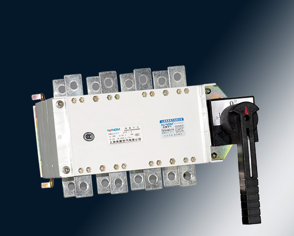 NMGLZ1-63A~3150A轉(zhuǎn)換隔離開(kāi)關(guān)（雙投開(kāi)關(guān)）上下組合運(yùn)用于兩條低壓電路切換或者兩個(gè)負(fù)載設(shè)備的轉(zhuǎn)換或安全隔離等?！?>
											NMGLZ1-63A~3150A轉(zhuǎn)換隔離開(kāi)關(guān)（雙投開(kāi)關(guān)）上下組合</a>
										</div>
										 
										<div   id=