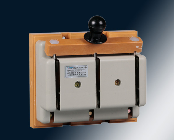 HD系列單投刀開(kāi)關(guān)、HS系列雙投刀開(kāi)關(guān)適用于交流50Hz、額定電壓400V、直流220V，額定電流至1500A的成套配電裝置中，用作手動(dòng)不頻繁接通與分?jǐn)嘟恢绷麟姟?>
											HD、HS開(kāi)啟式刀開(kāi)關(guān)</a>
										</div>
										 
										<div   id=